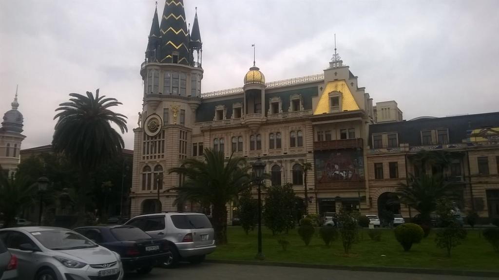 Oldbatumi Apartment Екстер'єр фото