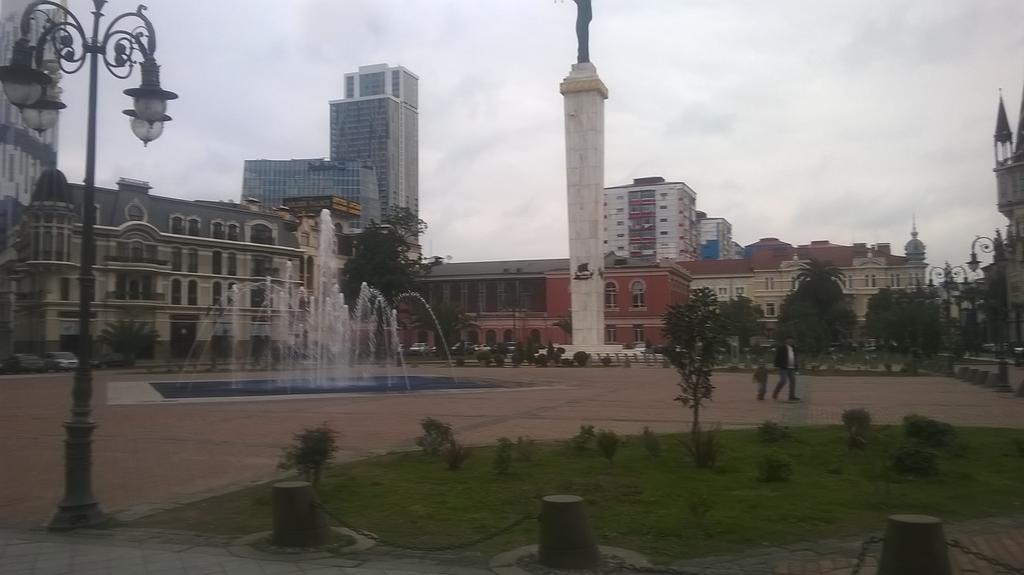 Oldbatumi Apartment Екстер'єр фото